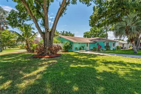 8702 Thornwood Ln, Tampa, FL 33615