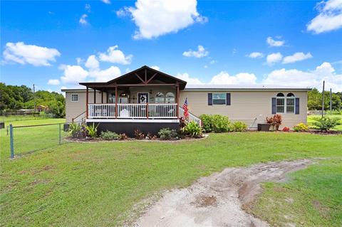 2208 Topaz Ln, Plant City, FL 33566