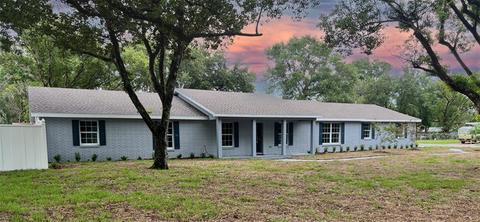 5842 17th St, Zephyrhills, FL 33542