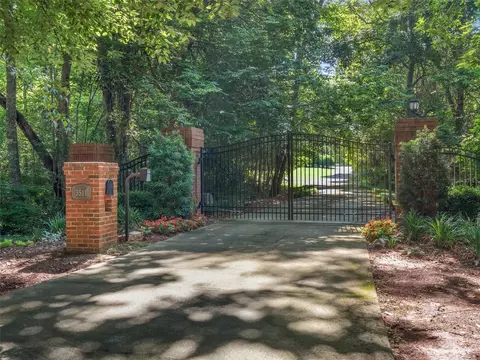 3511 N Meridian Rd N, Tallahassee, FL 32312