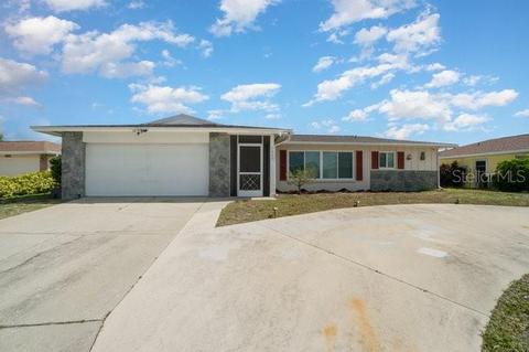1325 Cambridge Dr, Venice, FL 34293