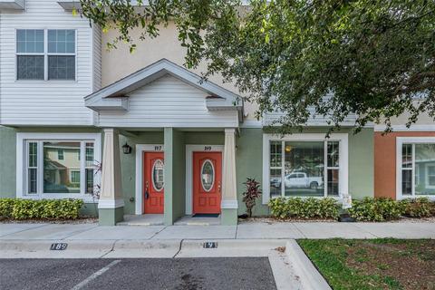 189 Alexander Woods Dr, Plant City, FL 33563