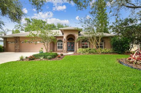 2808 Clubhouse Dr, Plant City, FL 33566