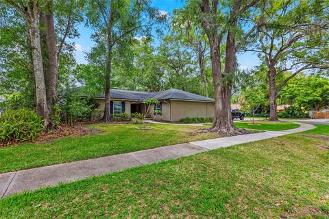 10426 Oakbrook Dr, Tampa, FL 33618