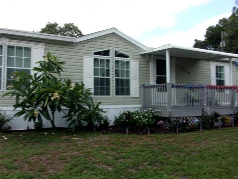 37318 Tropical Dr, Zephyrhills, FL 33541