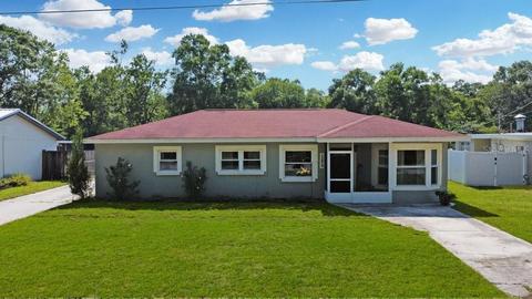 18616 Walker Rd, Lutz, FL 33549