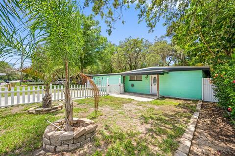 8730 N Hyaleah Rd, Tampa, FL 33617