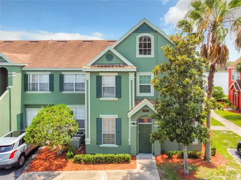 9162 Lake Chase Island Way #9162, Tampa, FL 33626