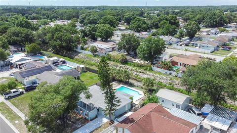 9048 Hickory Cir, Tampa, FL 33615