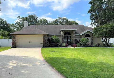 1903 Carriage Ct, Plant City, FL 33566