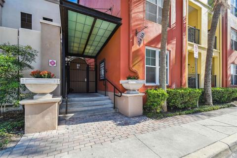 2410 W Azeele St #226, Tampa, FL 33609