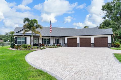18612 Hanna Rd, Lutz, FL 33549
