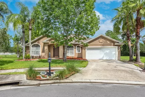 4135 Apple Blossom Rd, Lutz, FL 33558