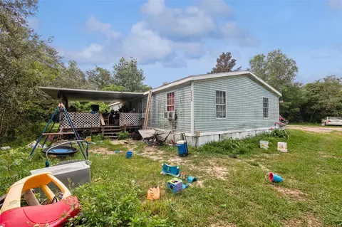 20948 SE 143rd St, Umatilla, FL 32784