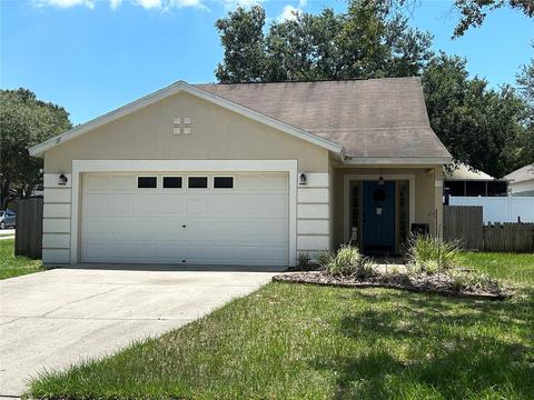 325 Summer Sails Dr, Valrico, FL 33594