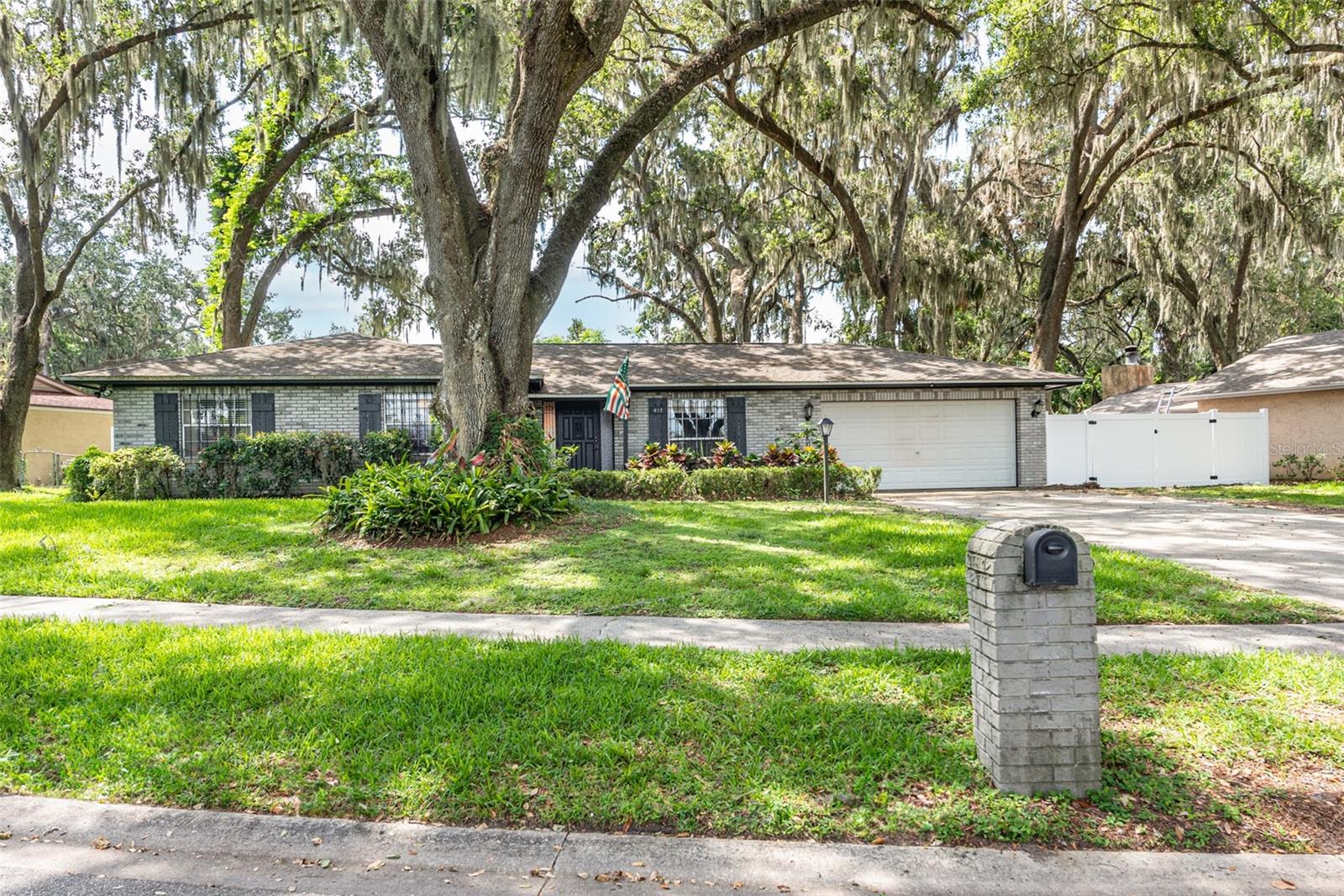 617 Rooks Rd, Seffner, FL 33584 photo 1