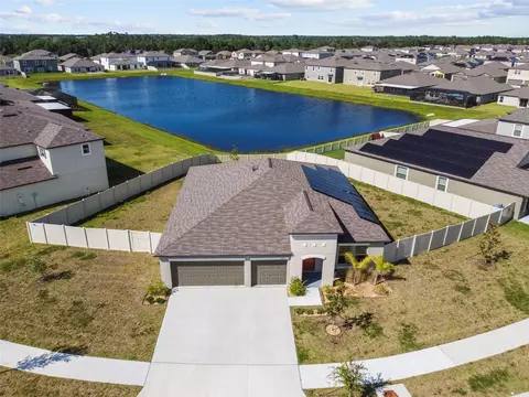 5462 Leslie Canyon Dr, Wimauma, FL 33598