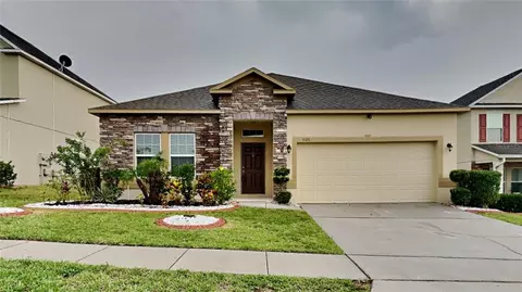 1125 Democracy Dr, Haines City, FL 33844