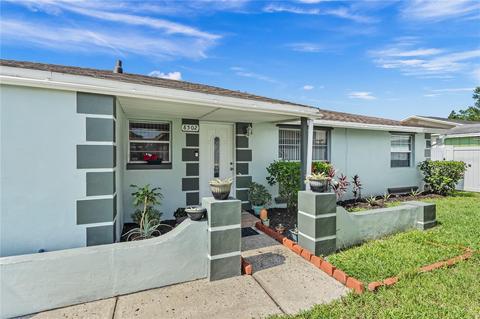 8502 Azure Ct, Tampa, FL 33634