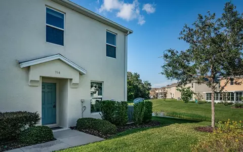 764 Ashentree Dr, Plant City, FL 33563