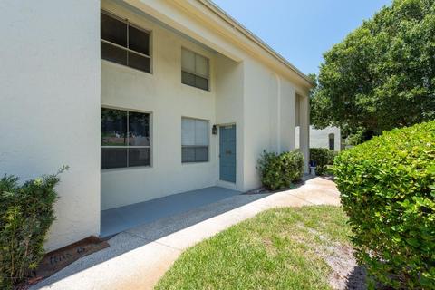4515 La Capri Ct, Tampa, FL 33611