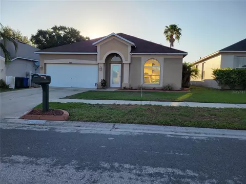 448 Sand Ridge Dr, Valrico, FL 33594