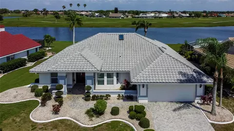 2012 New Bedford Dr, Sun City Center, FL 33573