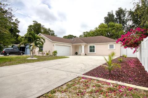 1329 Pine Ave NW, Largo, FL 33770