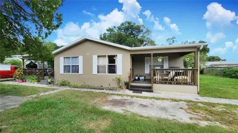 516 Magnolia Ave, Seffner, FL 33584