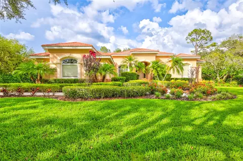 8909 Magnolia Chase Cir, Tampa, FL 33647