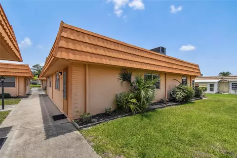 1801 Bedford Ct #43, Sun City Center, FL 33573