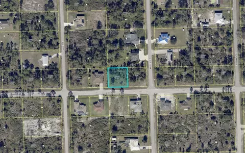 905 E 10th St, Lehigh Acres, FL 33972