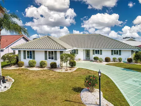 1829 Wolf Laurel Dr, Sun City Center, FL 33573