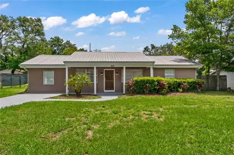 913 Dixie Maid Ln, Valrico, FL 33594