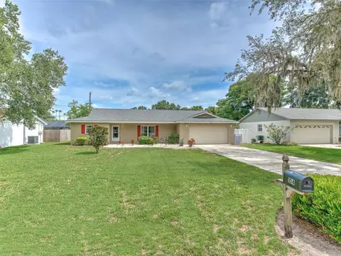 104 Mitchell Dr, Brandon, FL 33511