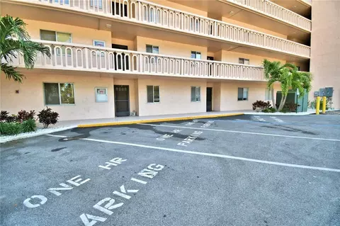 1776 6th St NW #108, Winter Haven, FL 33881