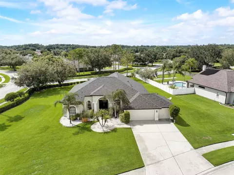 2915 Mossy Timber Trl, Valrico, FL 33596