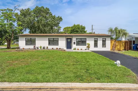 7500 17th Ln N, Saint Petersburg, FL 33702