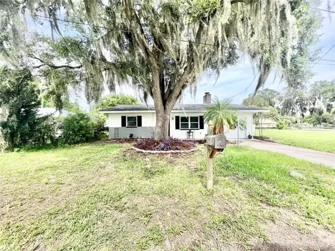 5636 19th St, Zephyrhills, FL 33542