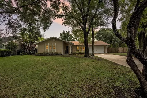 17811 Sunrise Dr, Lutz, FL 33549