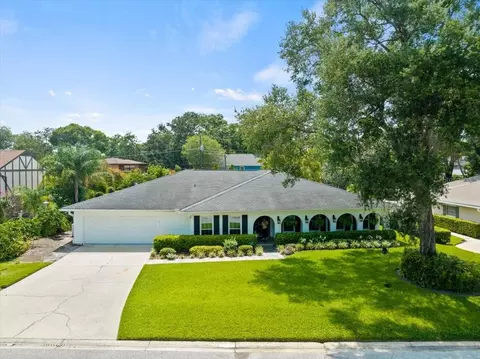 10108 Lindelaan Dr, Tampa, FL 33618