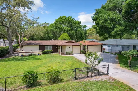 8516 Claonia St, Tampa, FL 33614