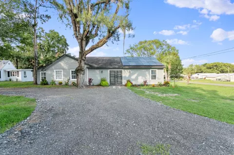 5850 13th St, Zephyrhills, FL 33542