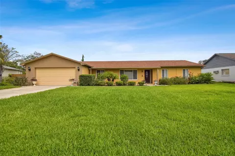815 Strawberry Ln, Brandon, FL 33511