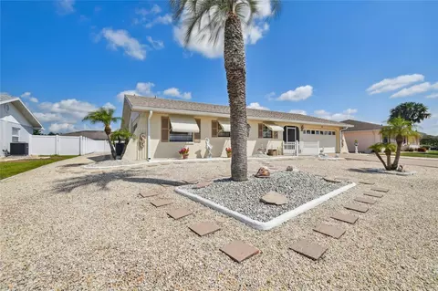 1901 N Pebble Beach Blvd, Sun City Center, FL 33573