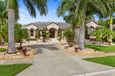 6227 Pasadena Point Blvd, Gulfport, FL 33707