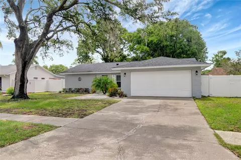 15907 Crying Wind Dr, Tampa, FL 33624
