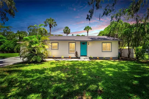 1395 Lake Ave SE, Largo, FL 33771