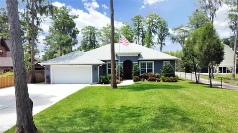 17026 Dennis Rd, Lutz, FL 33558