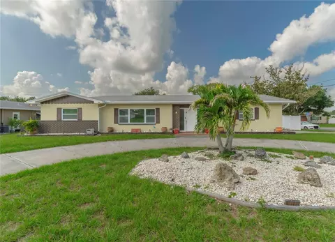 2109 College Dr, Clearwater, FL 33764
